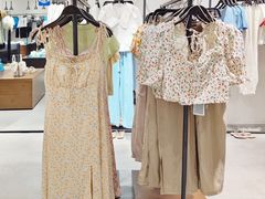 -URBAN REVIVO(七宝领展广场店)