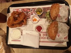 -The Habit Burger Grill 哈比特汉堡(复兴soho店)
