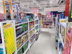 -嗨本可潮玩仓(大兴大悦春风里店)