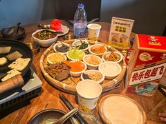 -包整·丝娃娃(甲秀楼景观店)