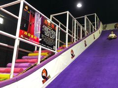 -嘿哟动霸CHUA·新潮玩运动娱乐中心·蹦床滑冰团建乐园