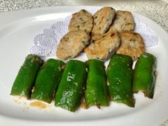 煎鱼饼饼酿尖椒-龙的酒楼·手工早茶·顺德菜(近良路店)