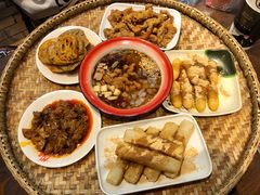 -爆炸头阿姨小四川正宗川味小吃(无任何分店)