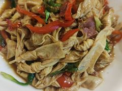 火腿炒农家豆腐皮-辣公子·千岛湖私房菜(滨江店)
