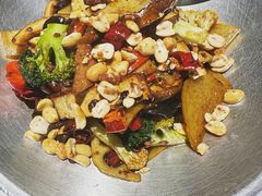 素版麻辣香锅-天一朴素(武汉大学店)