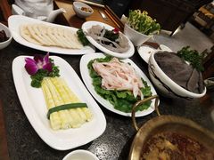 -小天鹅火锅·一线江景洪鼎旗舰店(洪崖洞店)