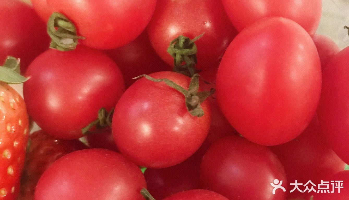 过年啦，家家户户的客厅上，水果是必不可少的