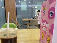 -瑞幸咖啡(华东理工大学商学院店)