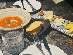 -LESCEDARS Brasserie Bistro香柏树