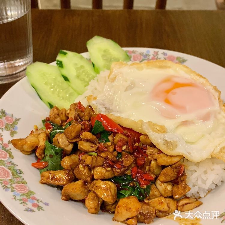 找到我心心念念的泰奶和打抛饭啦🍚