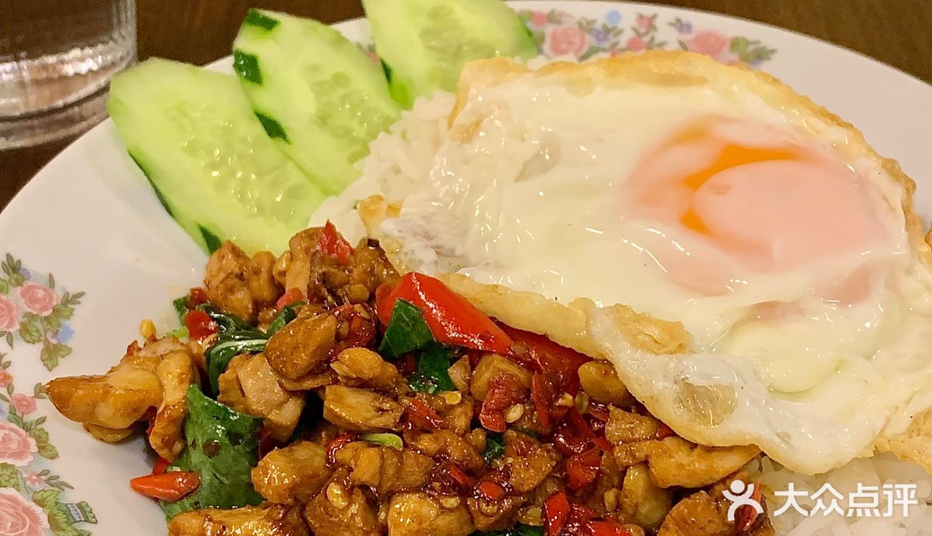 找到我心心念念的泰奶和打抛饭啦🍚