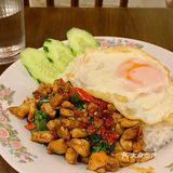找到我心心念念的泰奶和打抛饭啦🍚