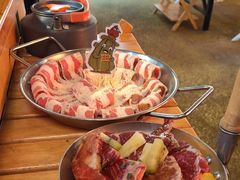 -叽叽扎扎烤肉场(生态城万达店)