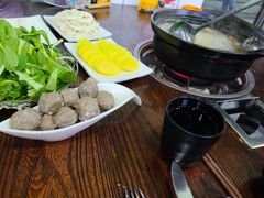 -陆记牛庄·碳锅龙虾烧烤(爱上花园店)