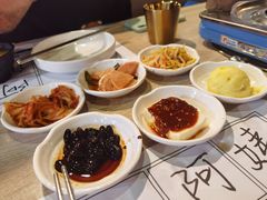 小菜拼盘-郑阿姨的家·이모네·韩料&烤肉(武川路店)