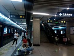 -体育场(地铁站)