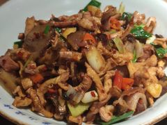 土萝卜干炒土腊肉-吃饭皇帝大土家民族菜(正大广场店)