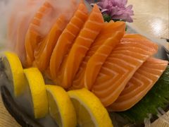 三文鱼刺身厚切-米禾良日料(人民广场店)