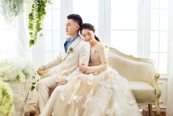 点击看大图 -挪娅婚纱摄影皇家会所