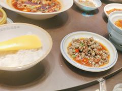 -川流不息·地道川菜·小龙虾(松东路店)