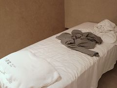 -灸春堂·艾灸·痛症·整脊连锁(之江银泰店)