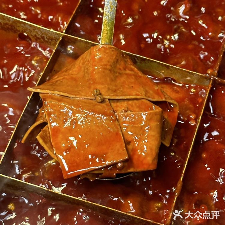 这才是重庆本地人真正喜欢吃的社区老火锅！