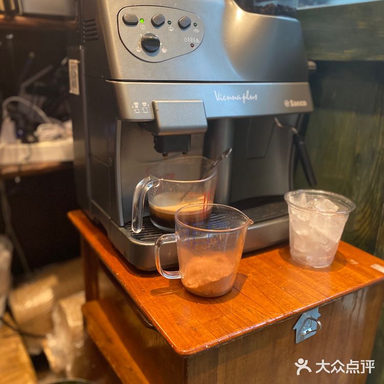 暴风雨探店｜ta不愧是可以让我一啖爱上海南鸡饭的理由