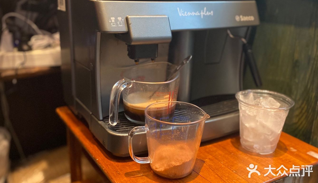 暴风雨探店｜ta不愧是可以让我一啖爱上海南鸡饭的理由