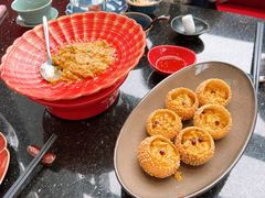 手拆蟹黄配小麻球-爱玲EILEEN(环球金融中心店)