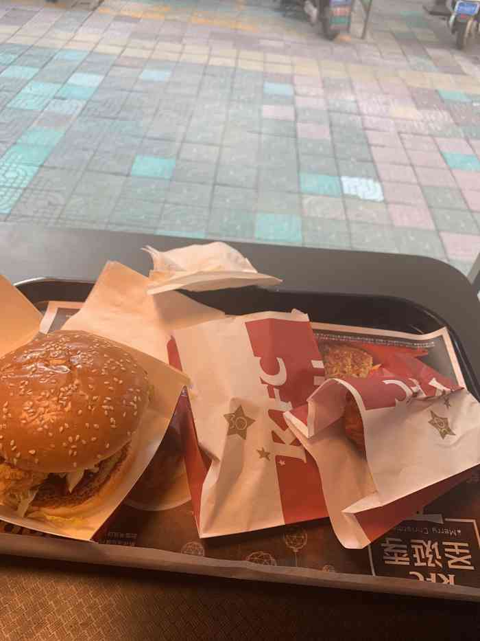 打分 经常叫kfc叫做开封菜!河南的那个开封!