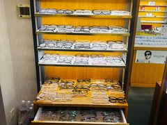 -优医视平价眼镜蔡司依视路折扣工厂店(十里堡店)