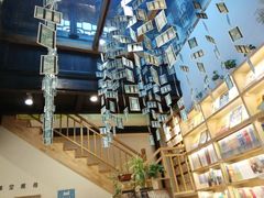 -猫的天空之城概念书店(杭州南宋御街店)