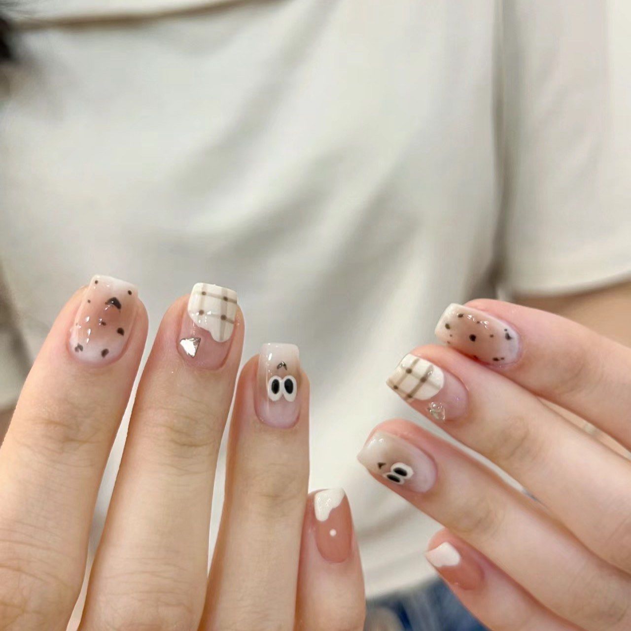 可爱小眼睛