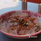 砂锅江湖菜馆。份量真的很足！两个人还没吃完！