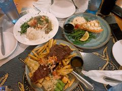 -Wahoo's Seafood Bar and Grill Restaurant