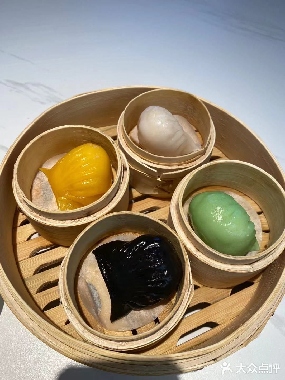 一口咬下去都是料，有一点咸咸的很大一个
