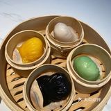 一口咬下去都是料，有一点咸咸的很大一个