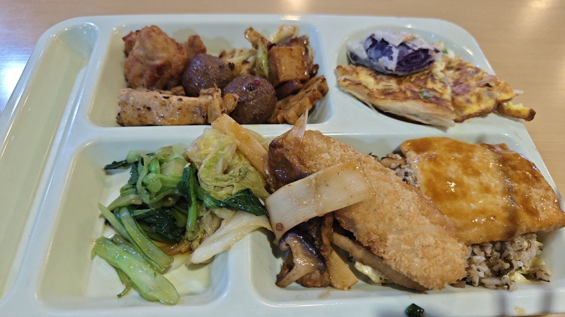 今日份食堂 #北航 

中午的时光,我最喜欢去北航食堂的"合一