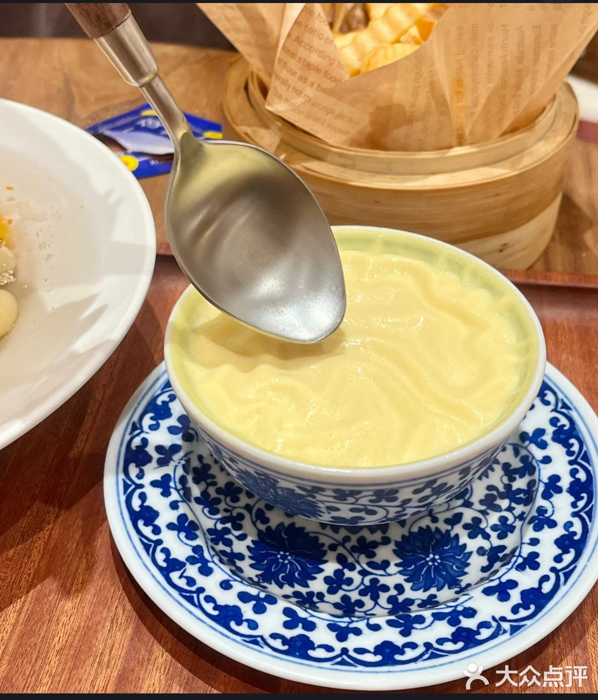 在曾厝垵里藏着一家拥有超多蜡笔小新的糖水店🧊