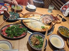 -洱火云南酸菜牛肉火锅(石景山当代商城店)