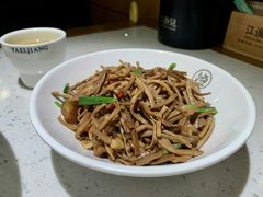下饭的小笋-江渔儿酸菜鱼(奥园广场金发购物中心店)