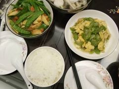 -爱的果实月嫂育婴师(世纪东方店)