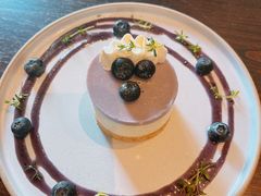 蓝莓蛋糕-Chom Cafe and Restaurant