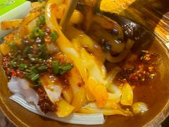 -有红鸡毛店·砂锅菜(抚琴夜市店)