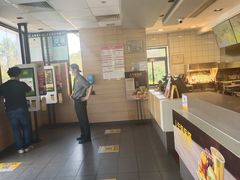 -麦当劳(常山服务区得来速店)