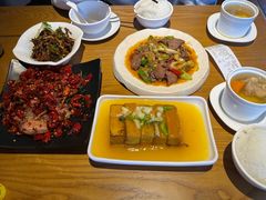 -隔壁老王·家常云南菜(花巷店)