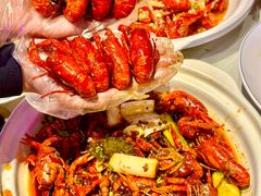 -肥小宝·金牌油焖大虾(襄阳龙虾地标店)