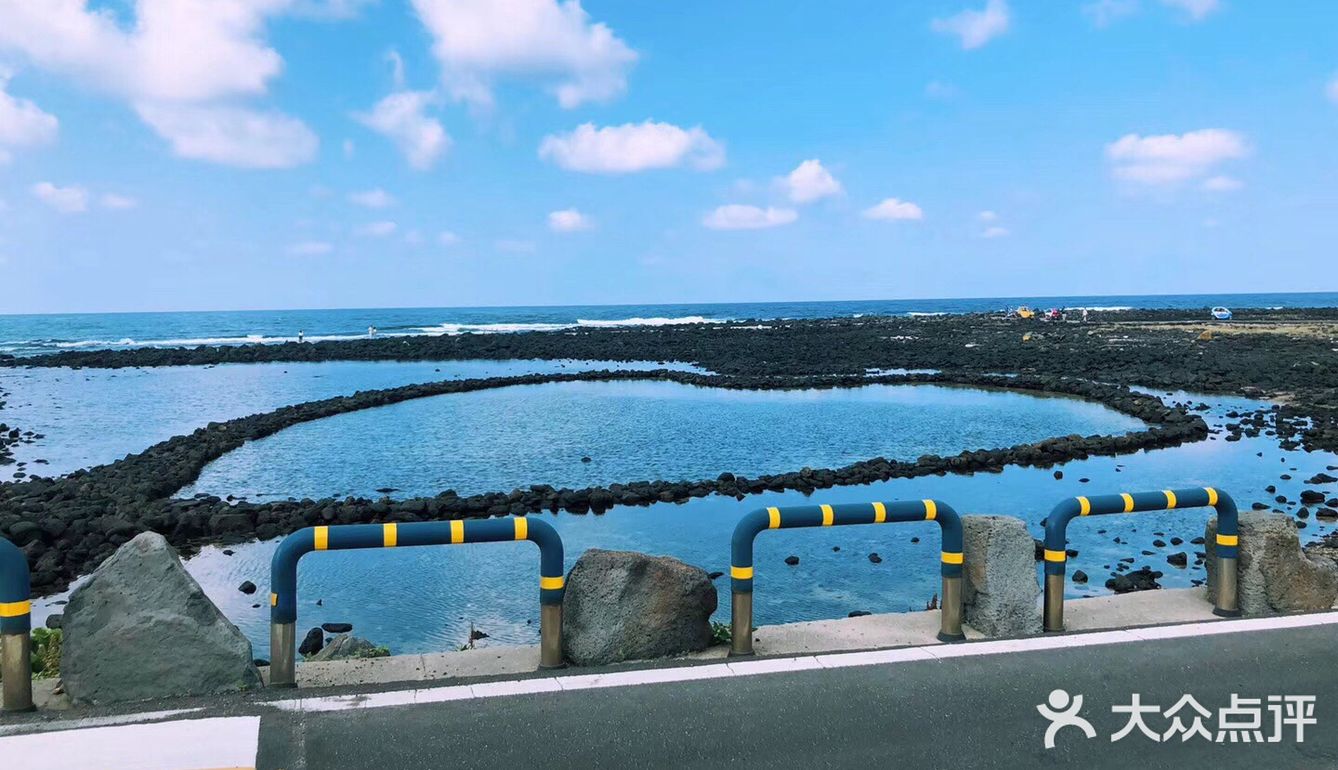 在济州岛是出了名的有海鲜和黑猪肉