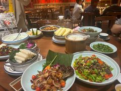 -老滇山寨•云南特色菜•地方菜•民族风情歌舞表演(金碧店)