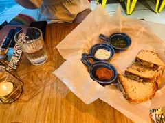 三种酱配酸面包-Mesa Madre梅萨妈妈·Bintana(国贸店)